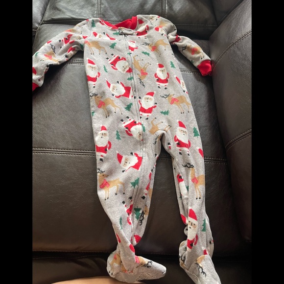 Toddler boys size 2T footsie pjs - Picture 1 of 3